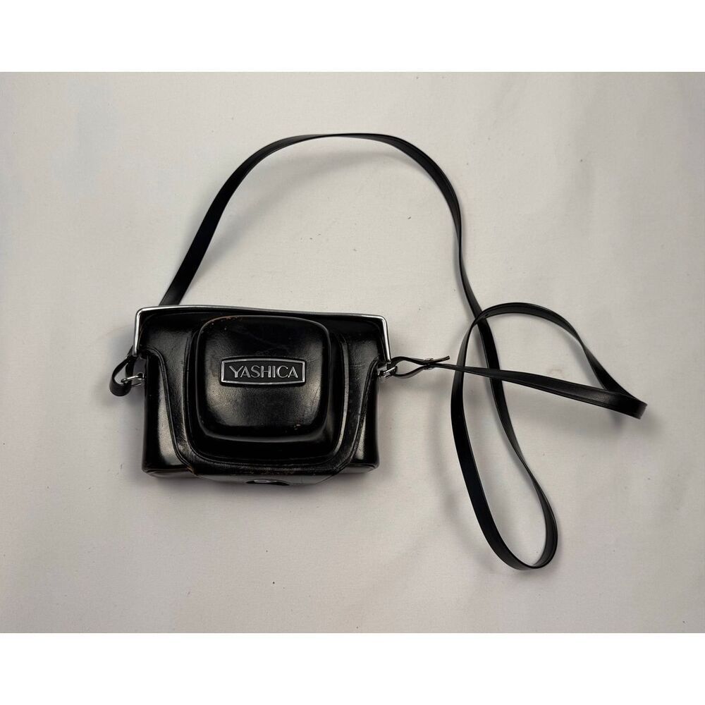 VINTAGE YASHICA FITTED CAMERA CASE/BLACK